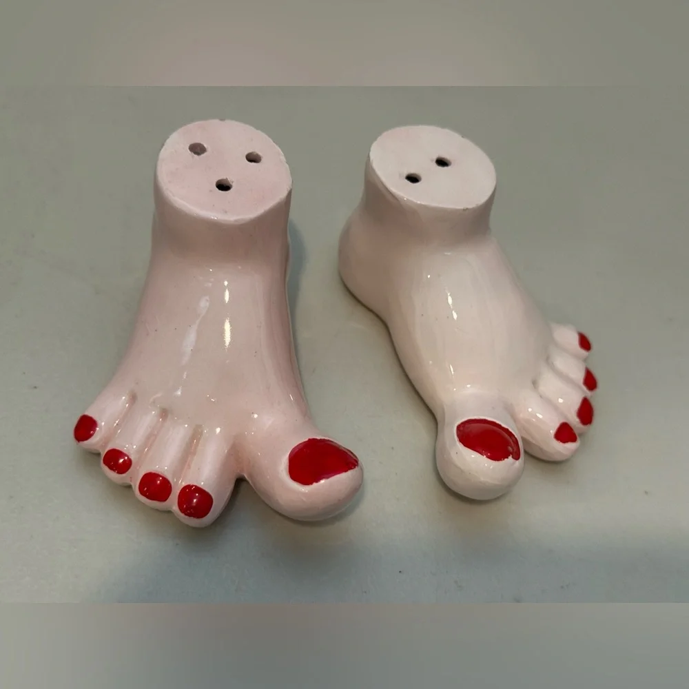 salt and pepper shaker vintage Feet.  Fairway‎ Japan. Souvenir 3” quirky